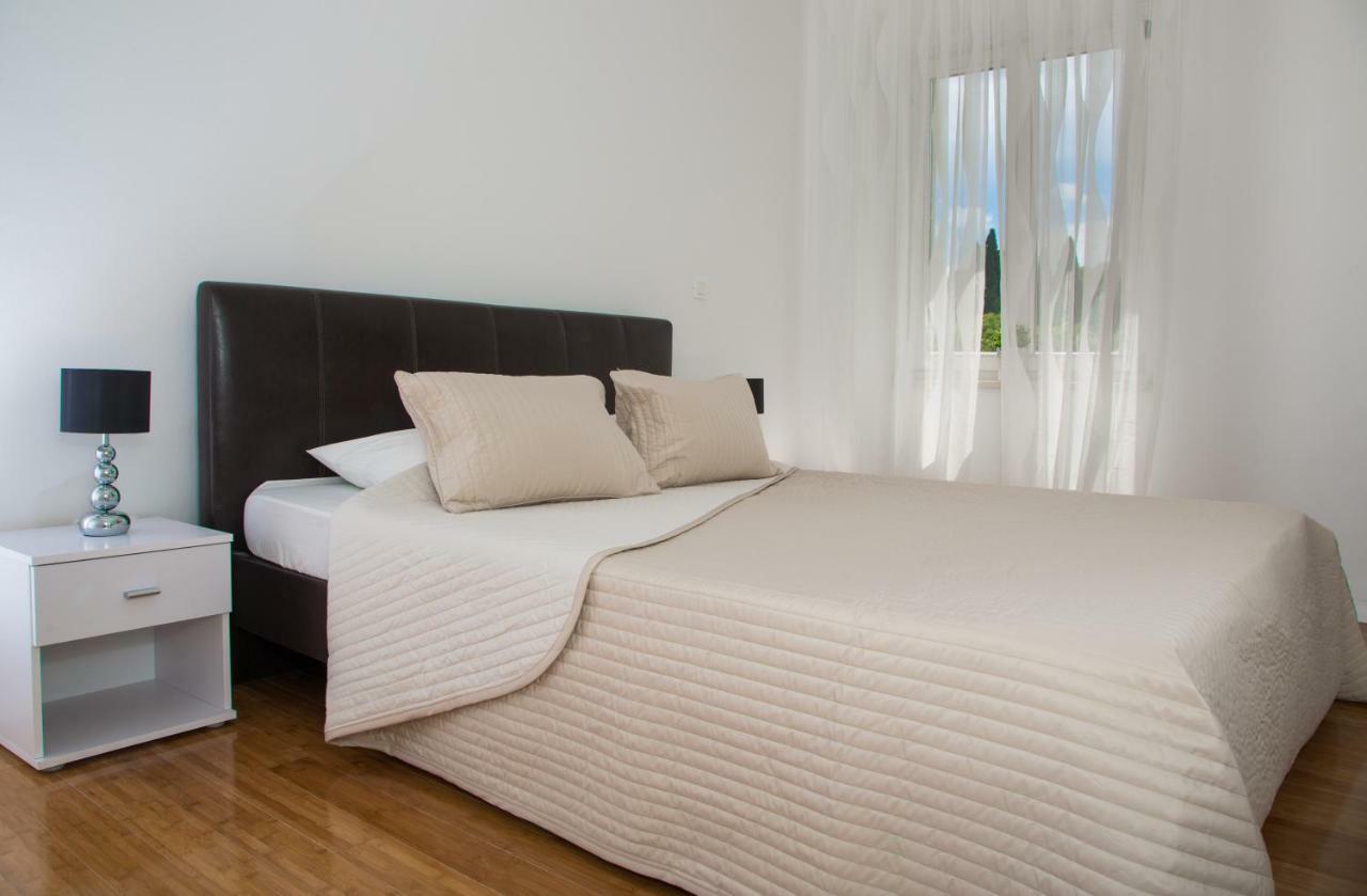 Apartments Victoria ดูบรอฟนิก ภายนอก รูปภาพ